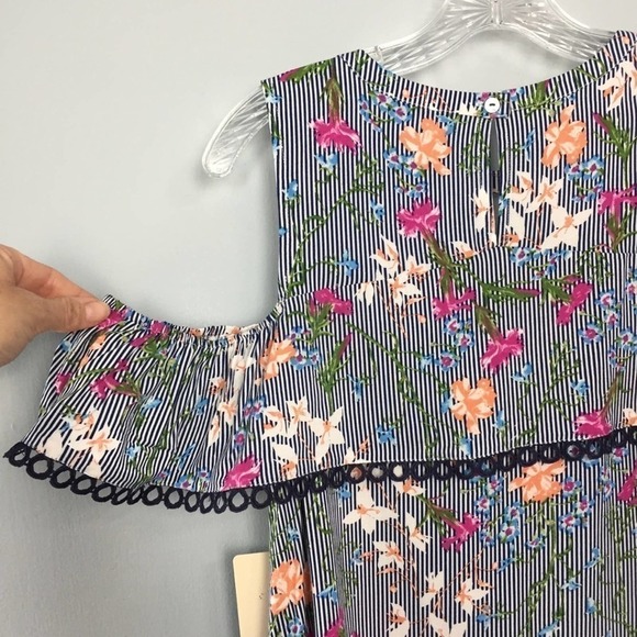 doe & Rae Cold Shoulder Flounce Navy Blue Striped Floral Top Women’s Size S - Picture 8 of 12